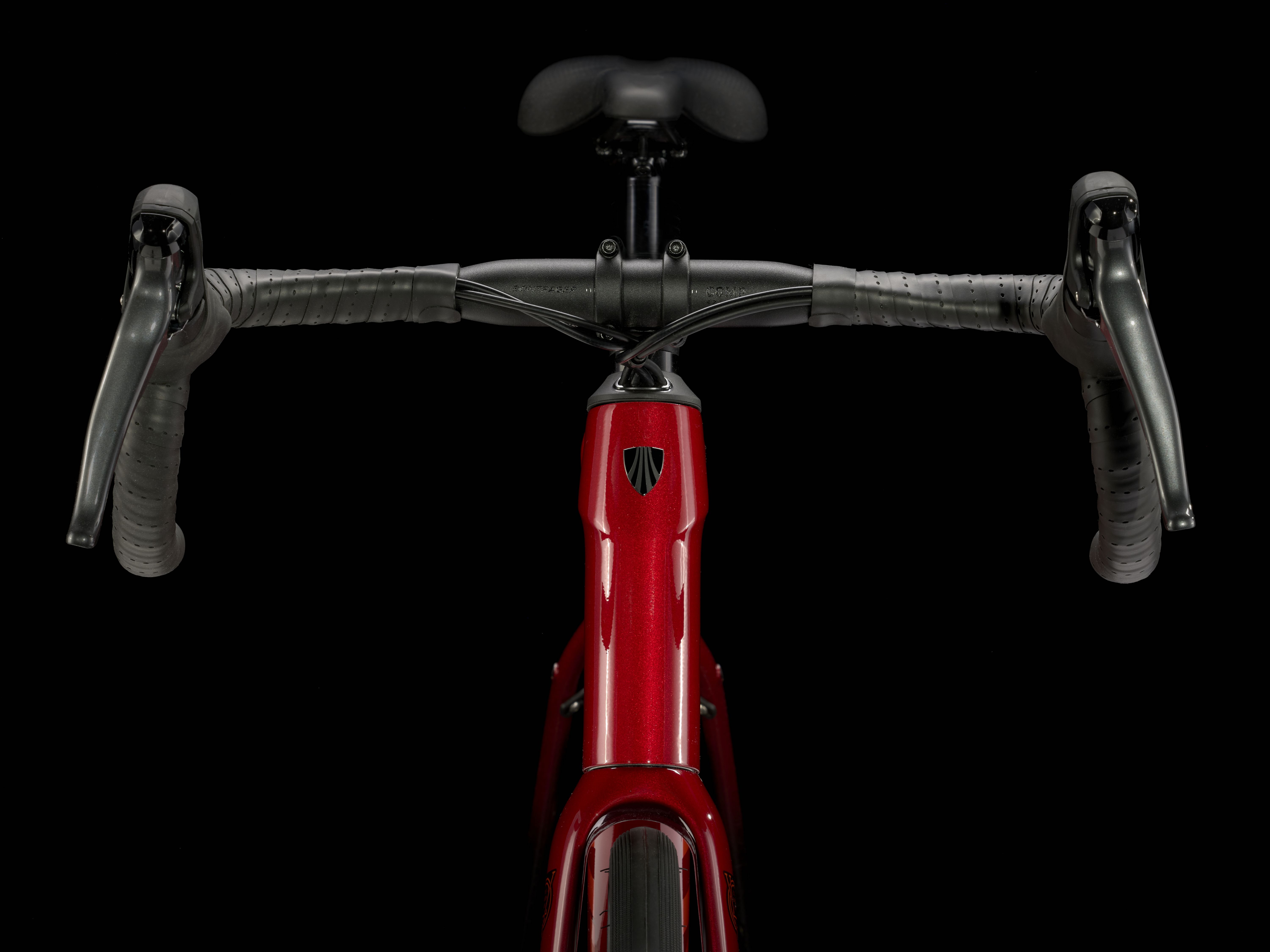 Trek Domane AL 2 61 Crimson to Dark Carmine Fade Produktbild 4